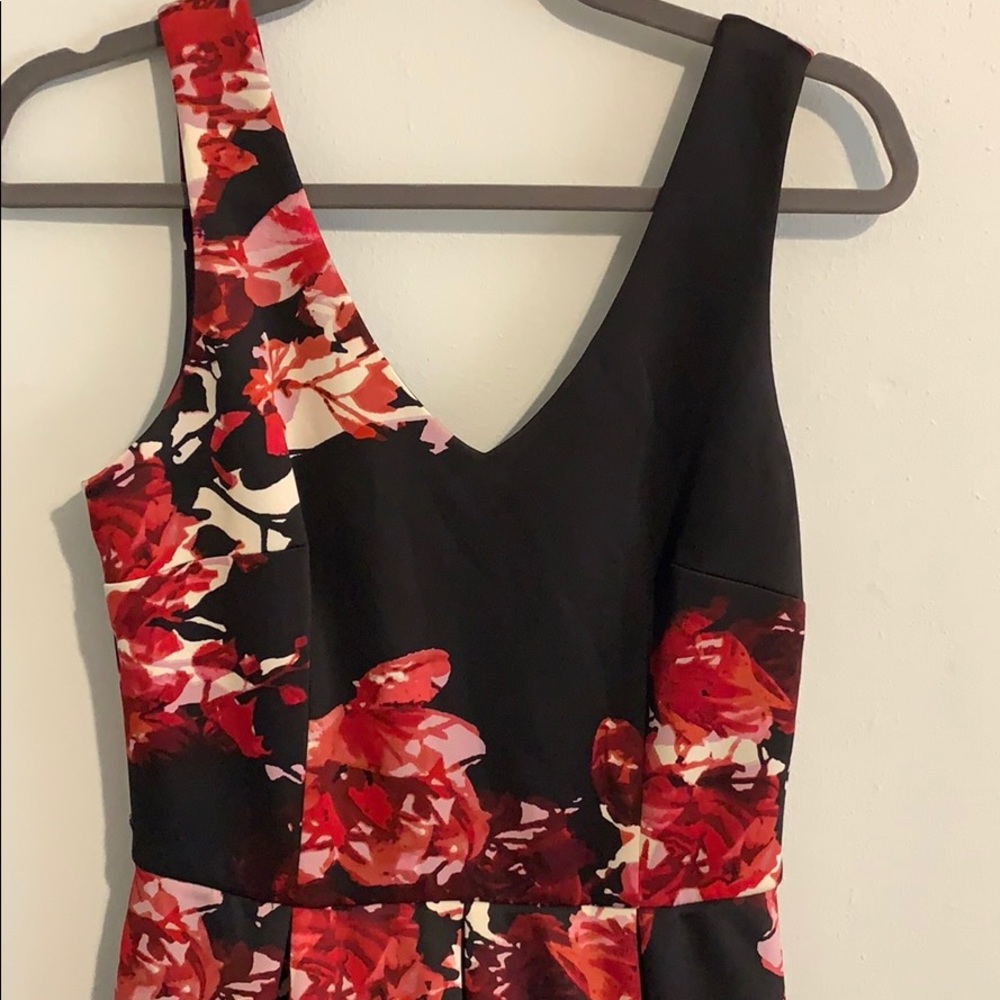 Dress - Picture 4 of 5